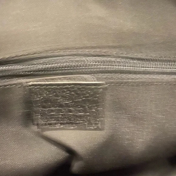 Authentic Gucci handbag - Picture 2 of 14